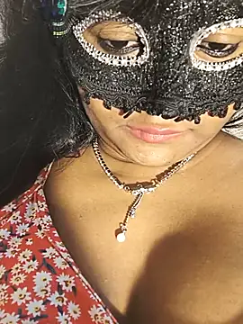 DIRTYSECRET_QUEEN_07 Adlı Modelin Canlı XXX Sohbeti