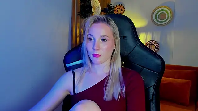 ElaraVoltagen Live XXX chat