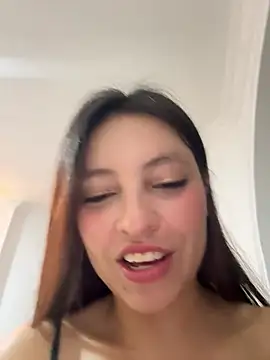 Miel_rousse Chat XXX in diretta