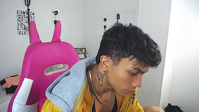 Leonard_Price Live XXX-Chat