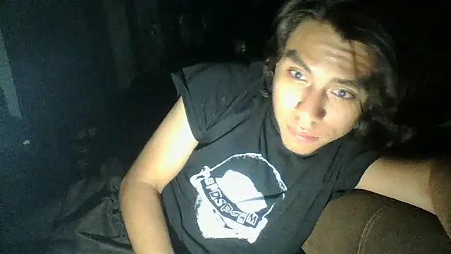Czat XXX na żywo – AlexAlejandro13