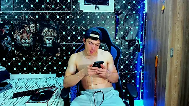 Pokazy przed kamerką – javiersexymann