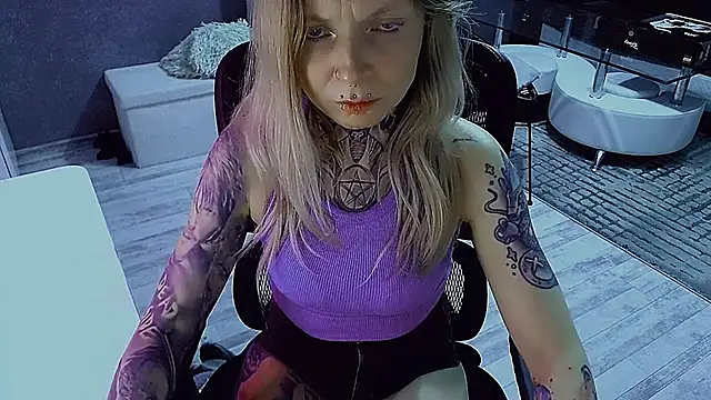 InesGold live XXX chat