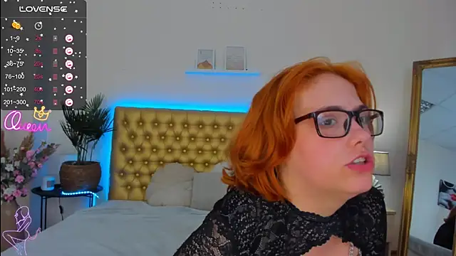 DellaRows' Live XXX Chat