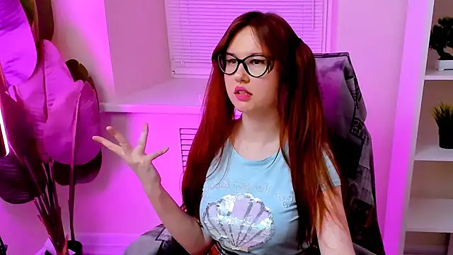 CarolGiggly's Live XXX Chat