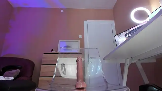KaylaLaine's Live XXX Chat