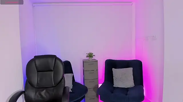 emilly_smith_1 élő XXX-chatje