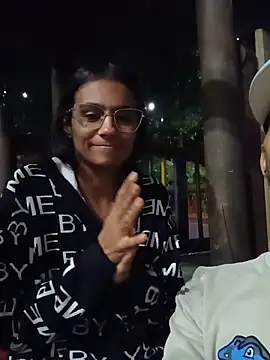 Leslly_n Webbikameraesitys