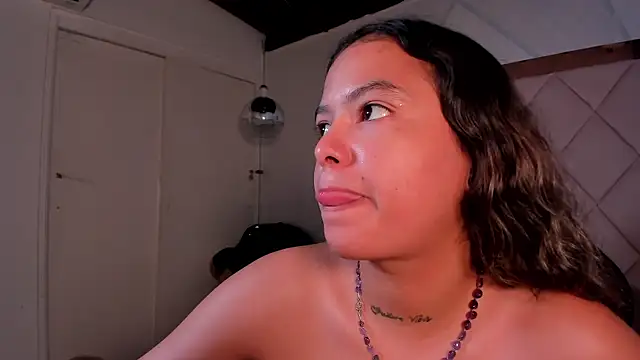 dulce_lyraa1 live XXX chat