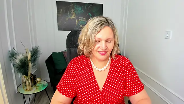 NinaStarle Adlı Modelin Canlı XXX Sohbeti