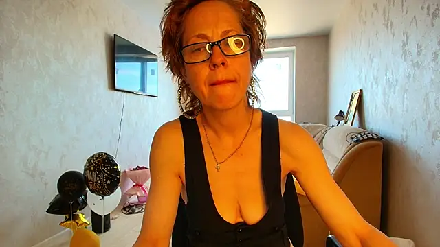LioraWeiss Live XXX-Chat