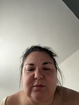 Chat +18 de MikyVesela ao vivo