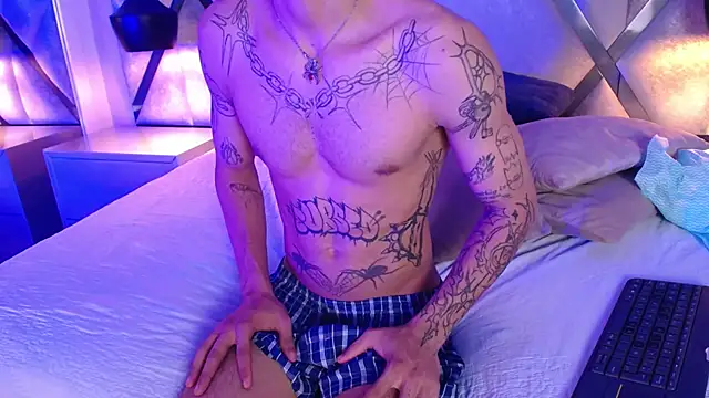 EnzoHunters Webcam Show