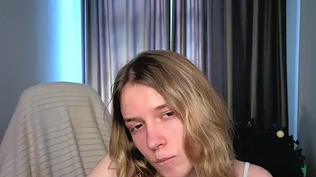 MilanaRayyn Webbikameraesitys