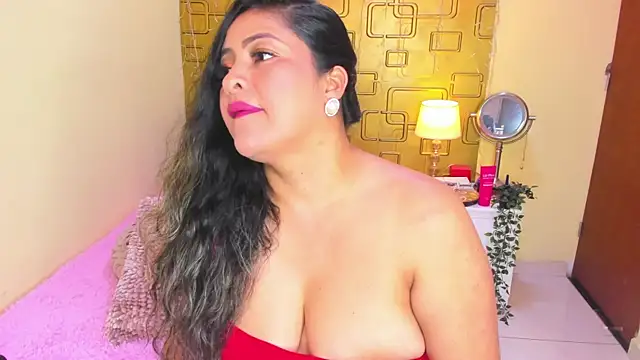 Julia_Haye Adlı Modelin Canlı XXX Sohbeti