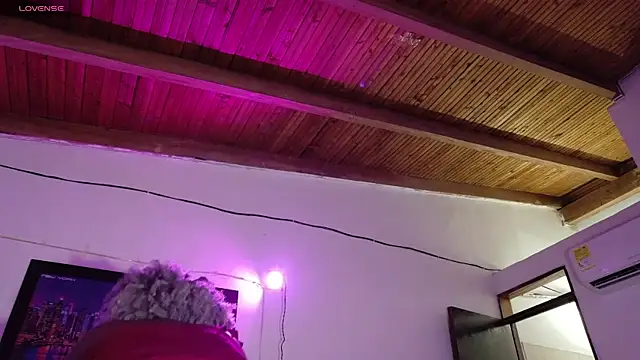 Czat XXX na żywo – ebony_NeighborMoans