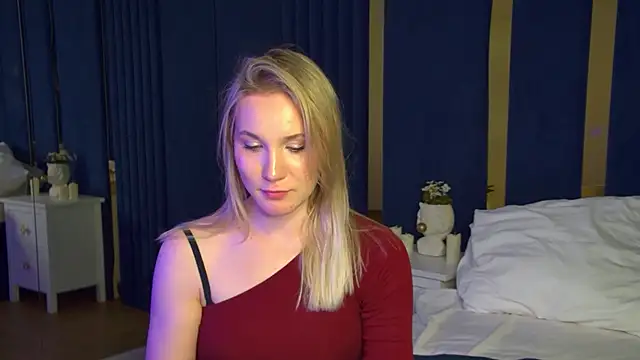 XXX chat uživo modela ElaraVoltage
