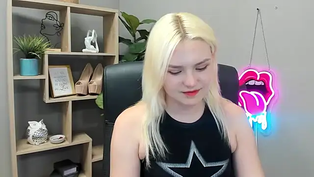 SweetLilyxo's Live XXX Chat