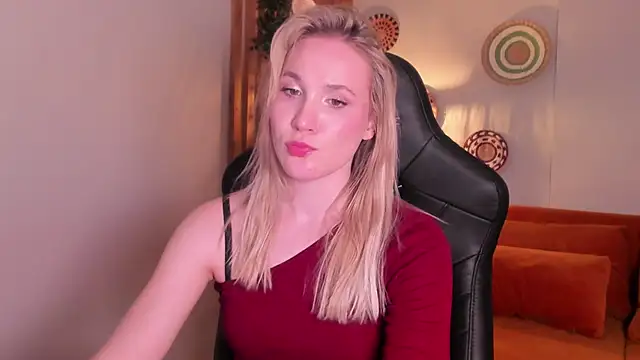 ElaraVoltagen Live XXX chat