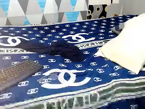 Trish_CurveCock Webcam Show