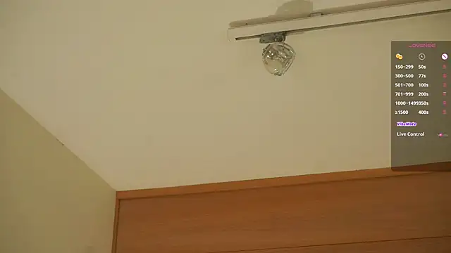 JuleeSamecのライブXXXチャット
