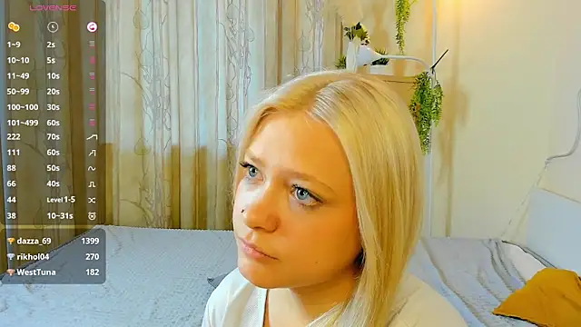 MidnightPoise Live XXX Chat