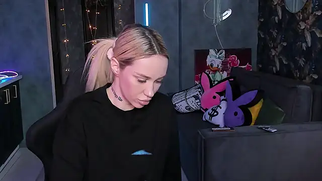 Blckmirrorr's Live XXX Chat