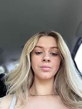 XXX chat uživo modela Love_Bri