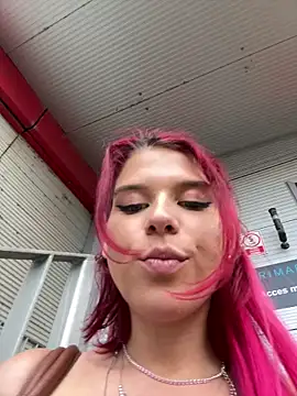 RiriRoseey Chat XXX live