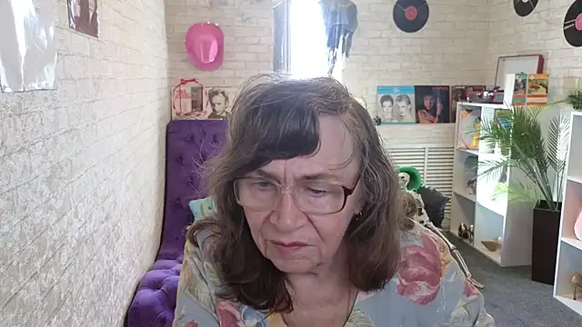 Betty_Brick Pertunjukan Webcam