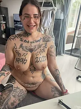 NyxTattoo's Live XXX Chat