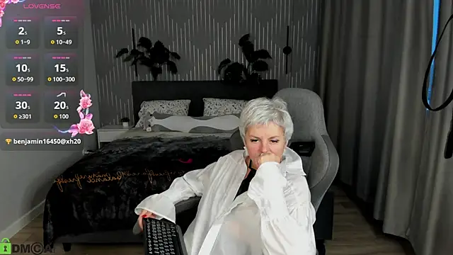 Linda_Zef1r's Live XXX Chat