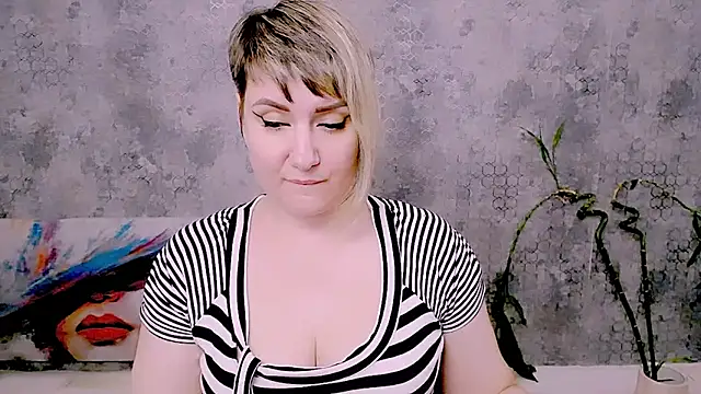 Djullia Live XXX-Chat