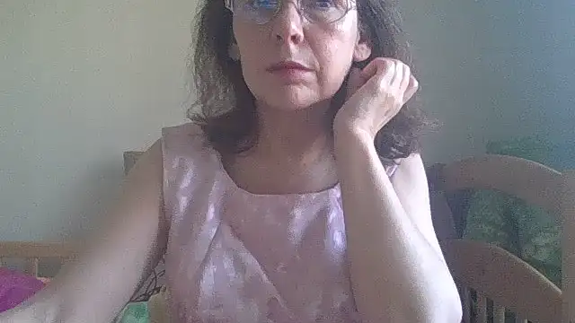 HollyJewel Adlı Modelin Canlı XXX Sohbeti