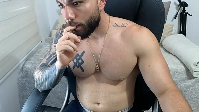 Show modela Isaac_Carter na web-kameri
