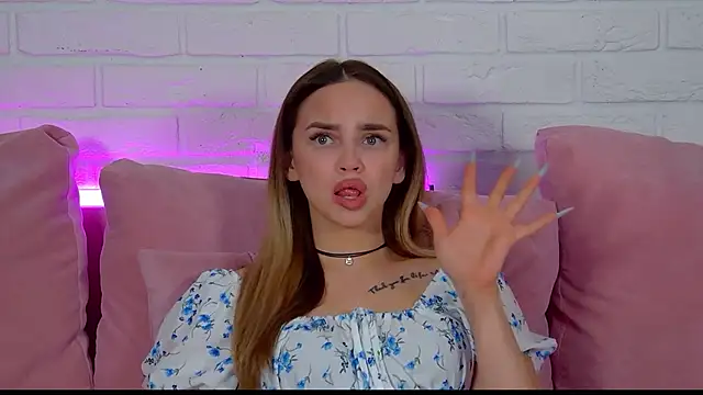 AnitaVenture Adlı Modelin Canlı XXX Sohbeti