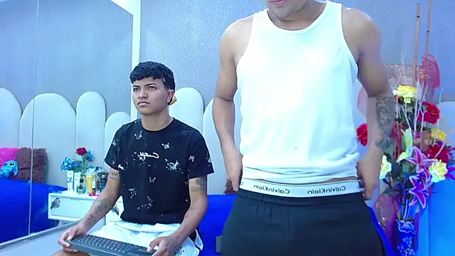 Show modela sexy_boys_play na web-kameri