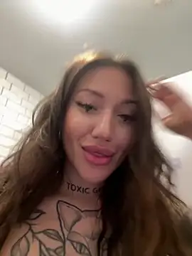 XXX chat uživo modela SaintSquirt