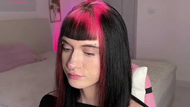 Vailyreb_ Show in webcam