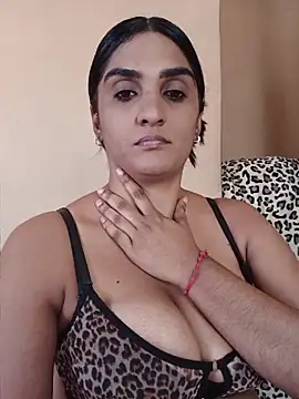 Živý XXX chat Eroticindian07