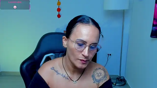 Sara_Charmy 现场XXX聊天