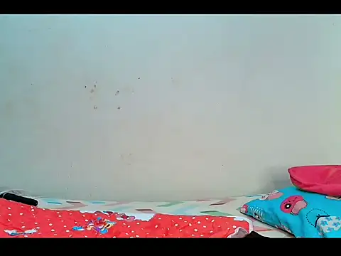 Karol_naughty Adlı Modelin Canlı XXX Sohbeti