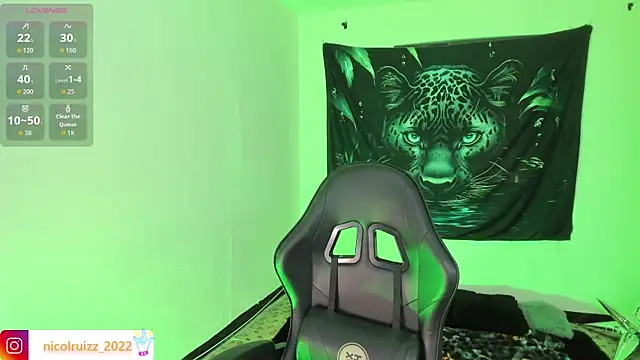 Živý XXX chat Nicolle_Ruizz