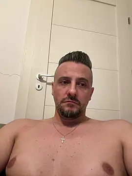 Онлайн чат XXX InsaneMattt