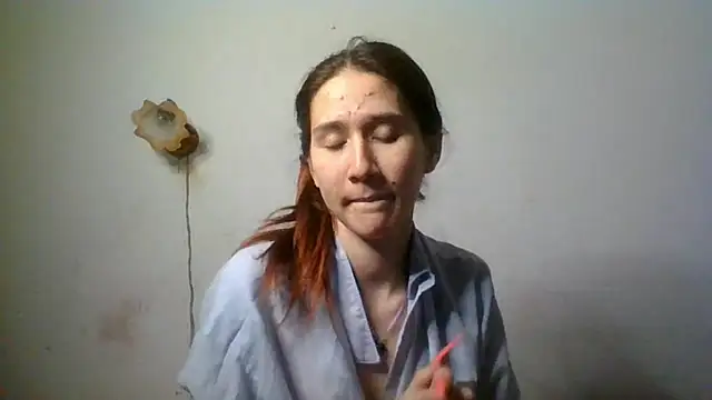 Онлайн чат XXX NickiKisinger
