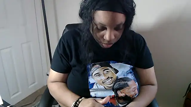 Sexymona1218 élő XXX-chatje