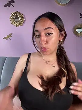 Im_Luuu élő XXX-chatje