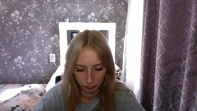 AliceTwinkle Webcam Show