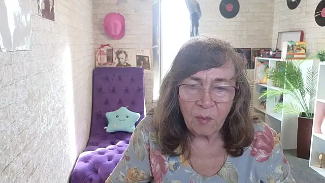 دردشة Betty_Brick الجنسية المباشرة