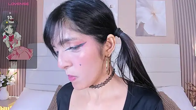 LisaLainのライブXXXチャット